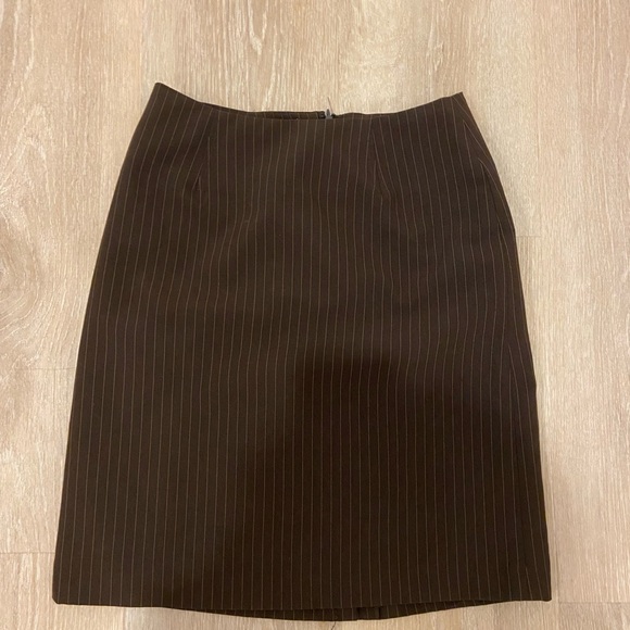 Dresses & Skirts - Brown Pinstripe Pencil Skirt size 6